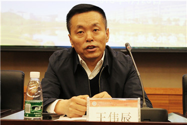 王校长讲话.jpg