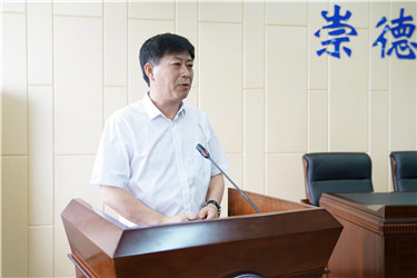 1主持人姜凤春.jpg